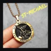 Collier homme acier - Saint-Michel - médaillon doré