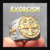 Bague homme acier - Croix Saint-Benoit - Blanc