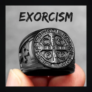 Seee73c201b2d42f688afb7cff4f5c5747-1 Bague homme acier - Croix Saint-Benoit - Noir